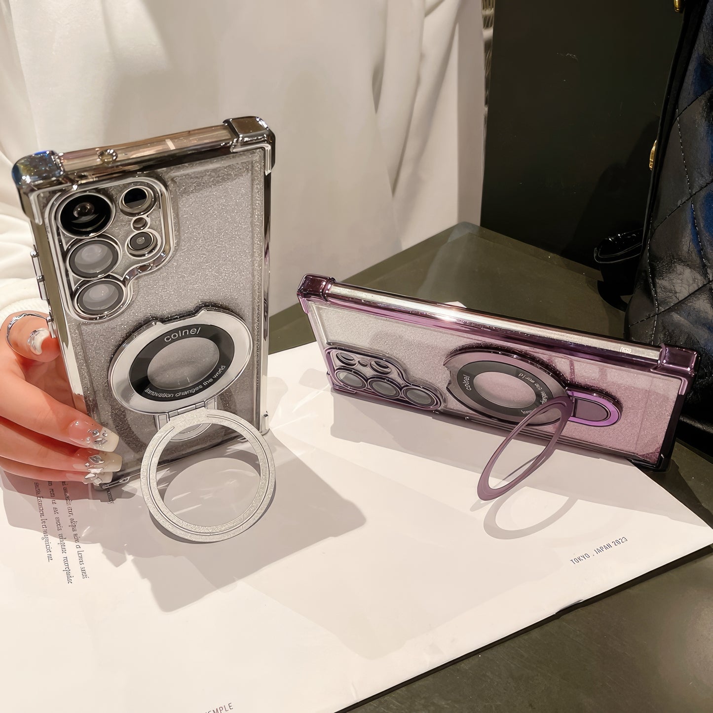 Coque Luxe S25/S24 Ultra brillante avec support et protection de caméra intégrée / غطاء لامع S25/S24 Ultra مع حامل وحماية مدمجة للكاميرا