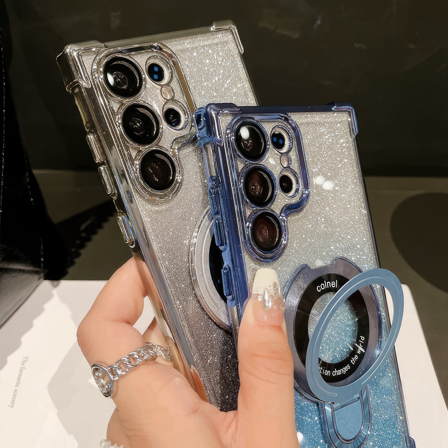 Coque Luxe S25/S24 Ultra brillante avec support et protection de caméra intégrée / غطاء لامع S25/S24 Ultra مع حامل وحماية مدمجة للكاميرا