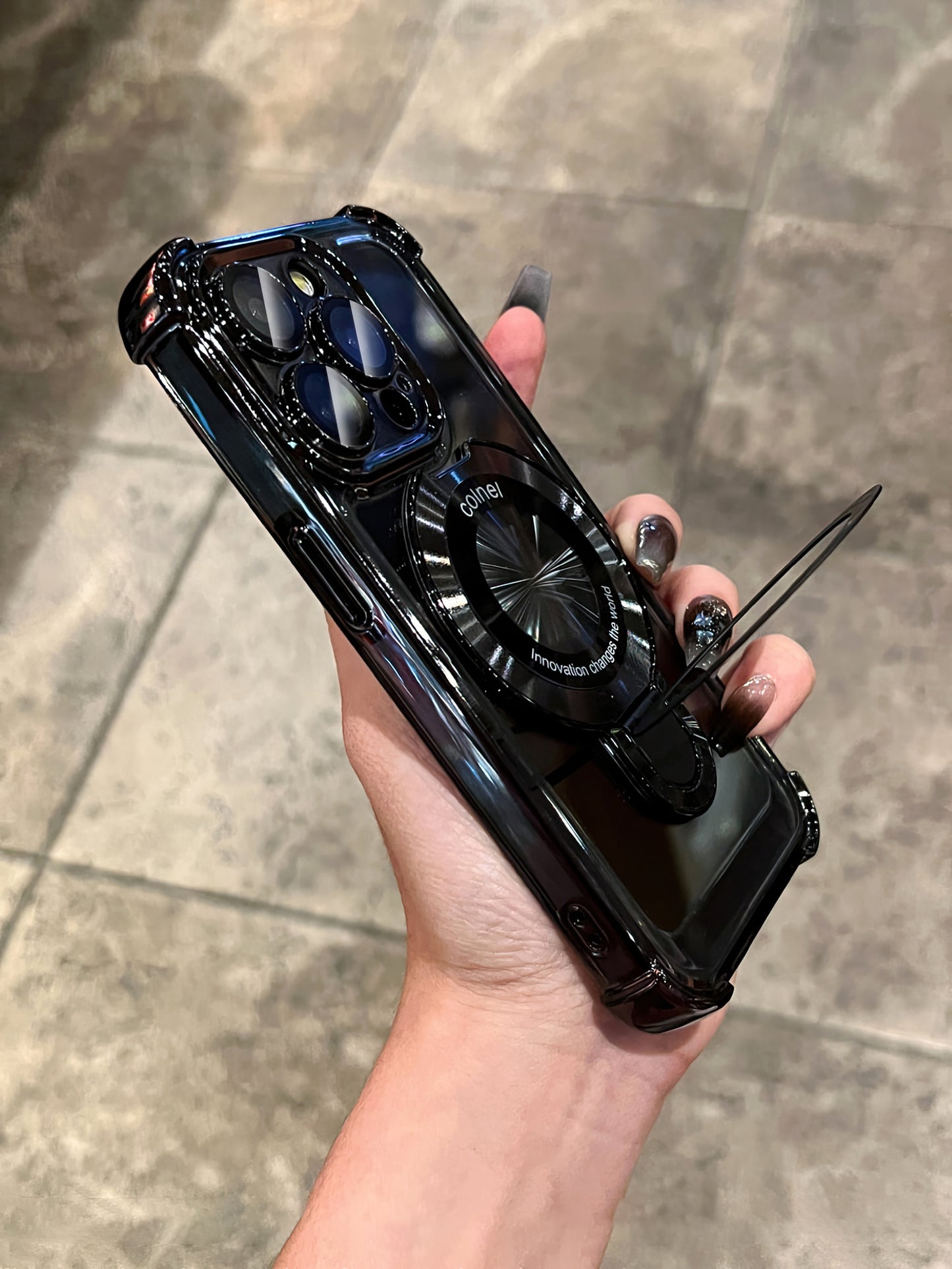 Coque 15 pro max avec support et protection de caméra intégrée / غطاء لآيفون 15 برو ماكس مع حامل وحماية مدمجة للكاميرا