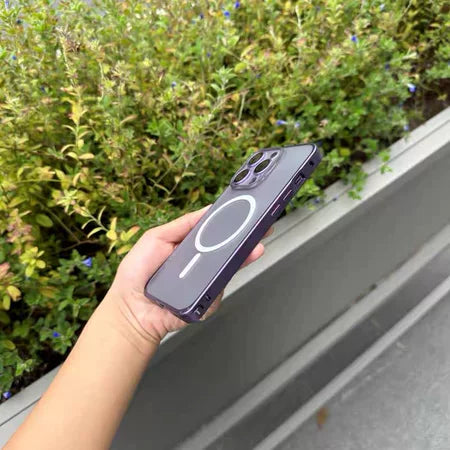 Coque 14 pro max magsafe aluminum avec protection de caméra / غطاء ١٤ برو ماكس من الالومينوم مع تقنية ماڨسيف وحماية مدمجة للكاميرا