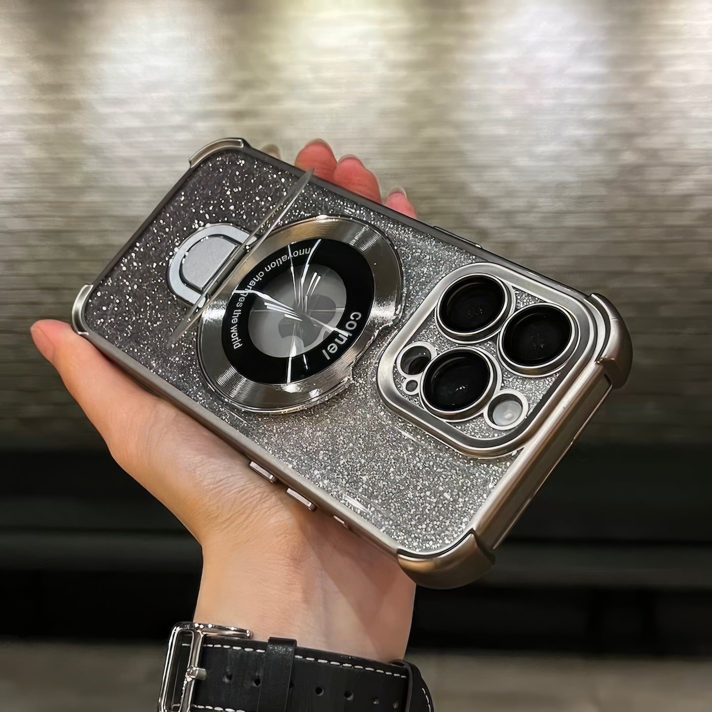 Coque Luxe 15 pro max brillante avec support et protection de caméra intégrée / غطاء لامع لآيفون 15 برو ماكس مع حامل وحماية مدمجة للكاميرا