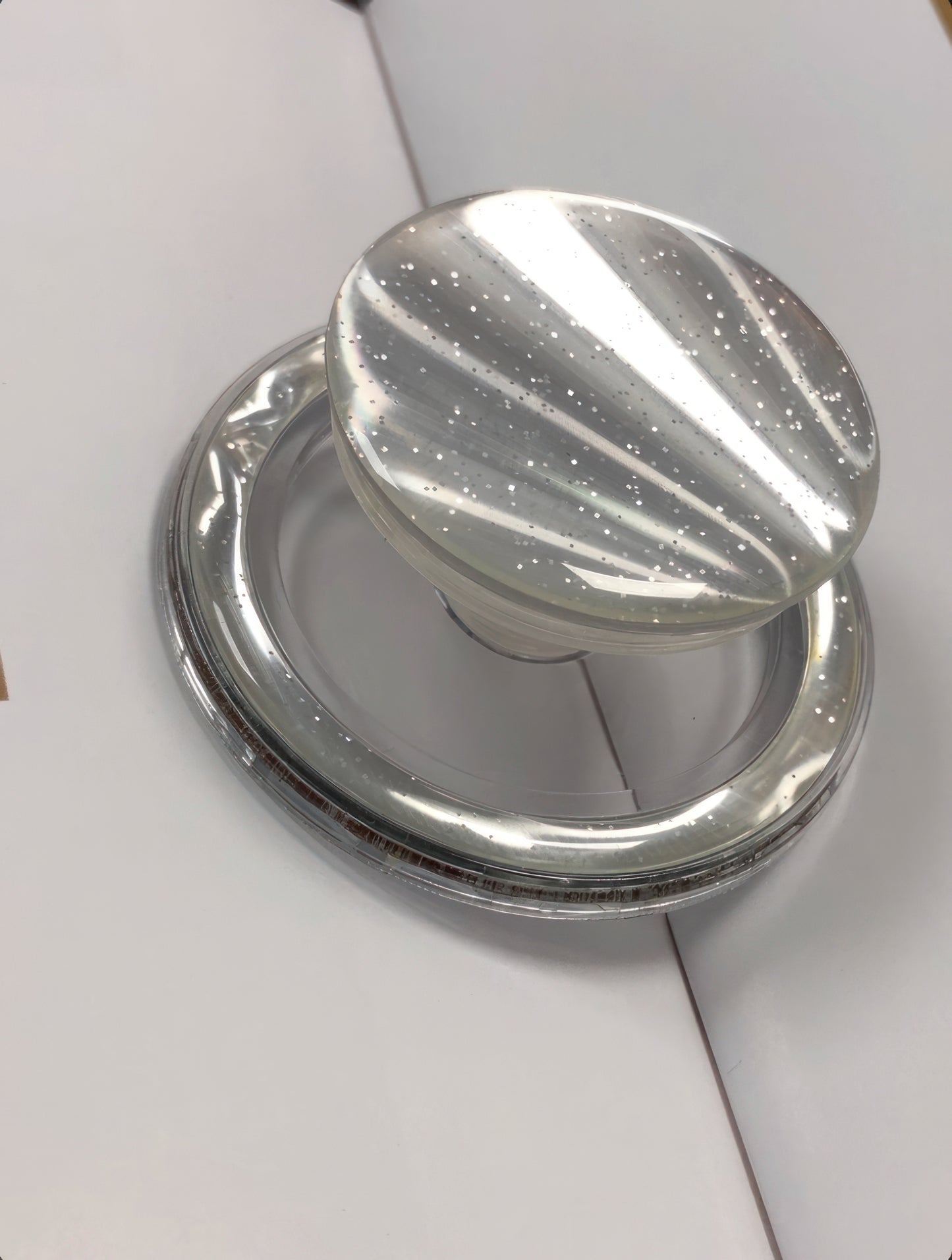 Protège iPhone 15 pro max avec support pop-up magsafe