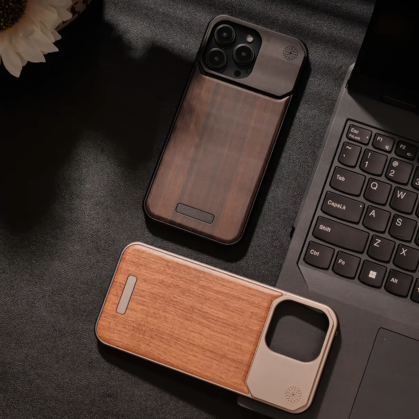 Coque 15 pro max magsafe en métal et bois luxe / حماية 15 برو ماكس ماڨسيف فاخرة من المعدن و الخشب