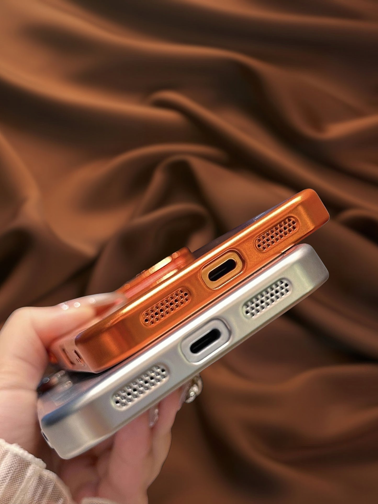 Protège iPhone 17 pro max avec protection de caméra ouvrable / حماية 17 برو ماكس  مزودة بحماية للكاميرا قابلة للفتح