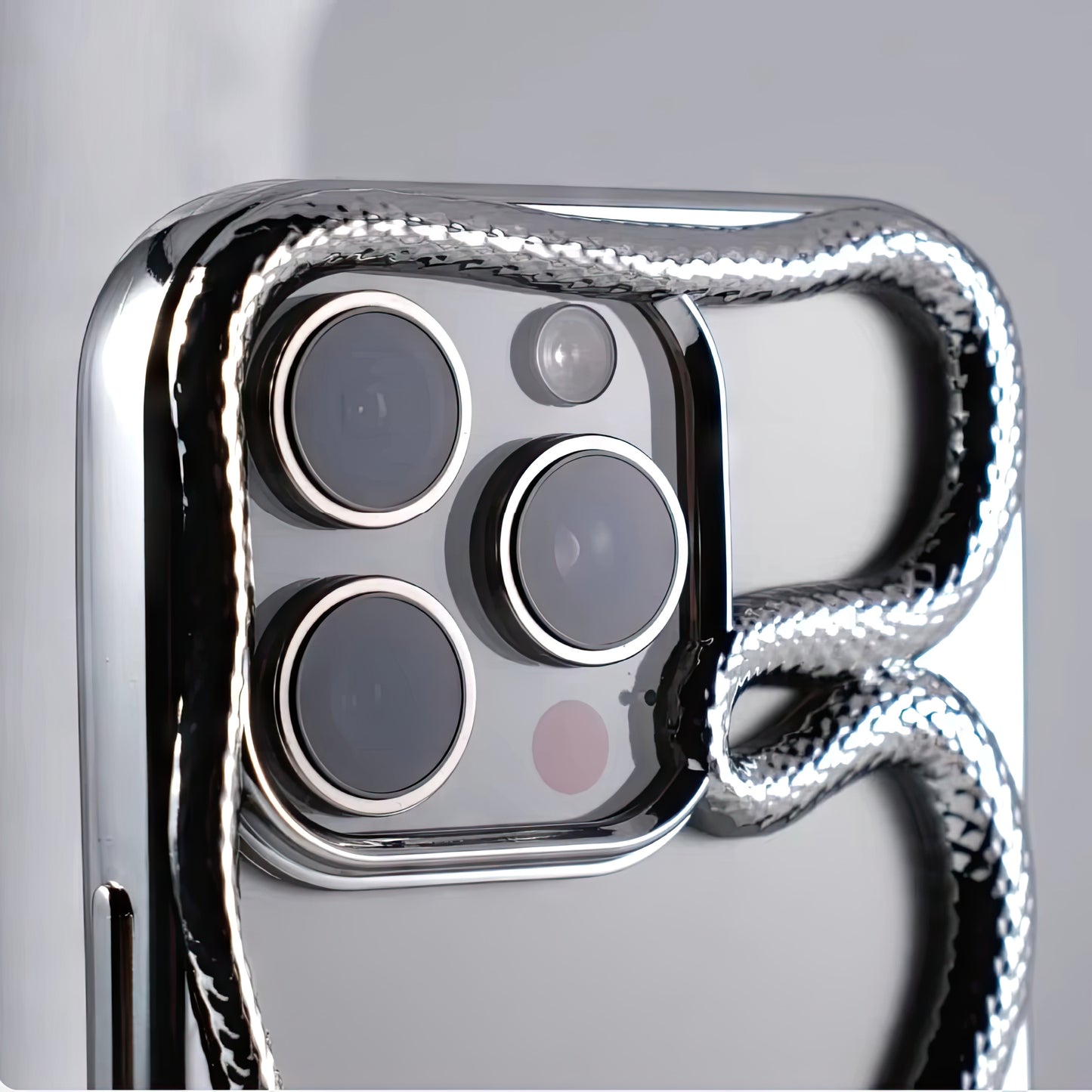 iPhone 16 Pro Max Snake CASE