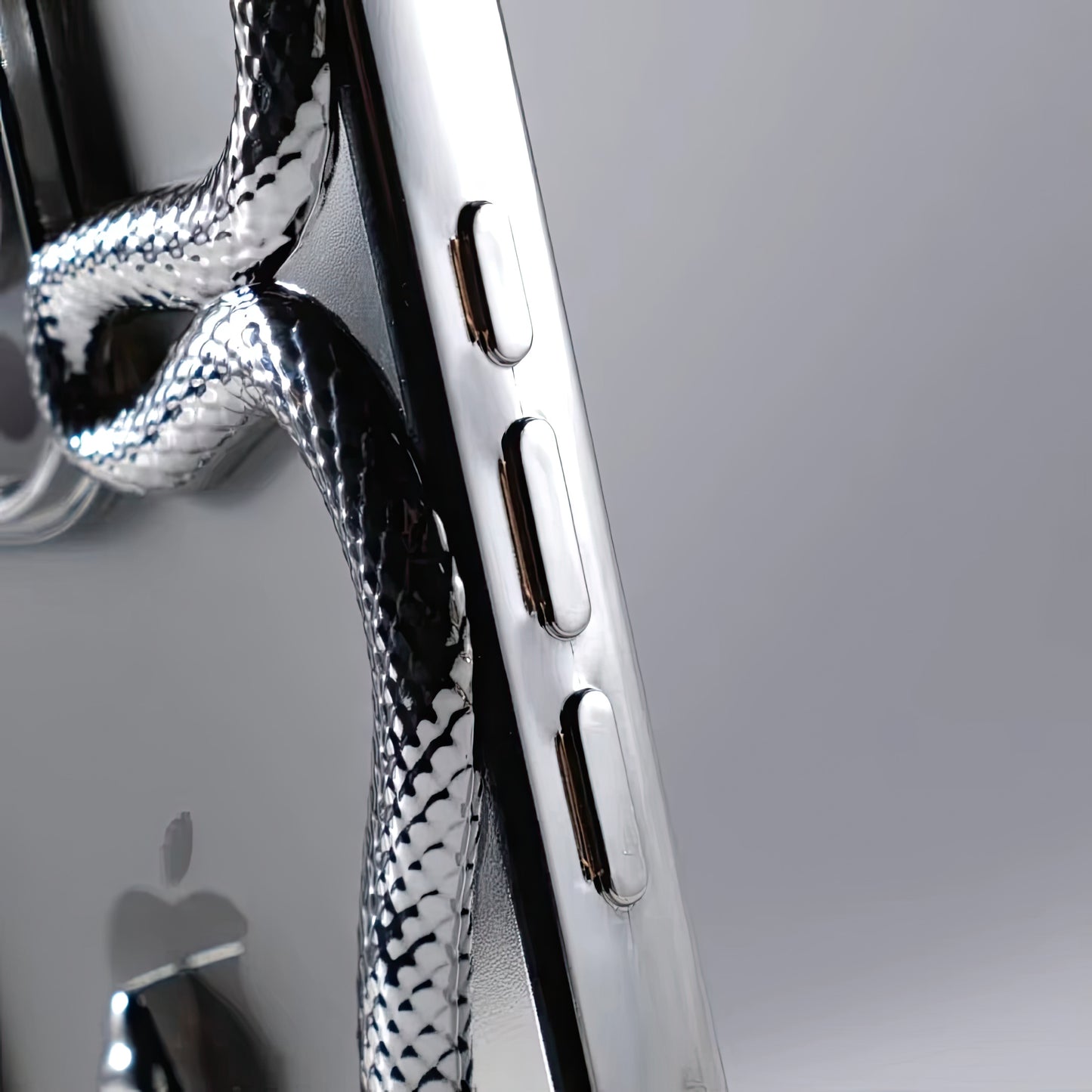 iPhone 16 Pro Max Snake CASE
