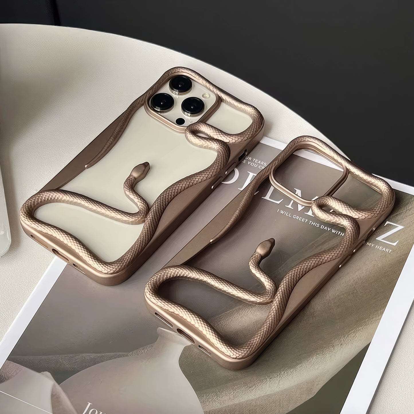 iPhone 16 Pro Max Snake CASE