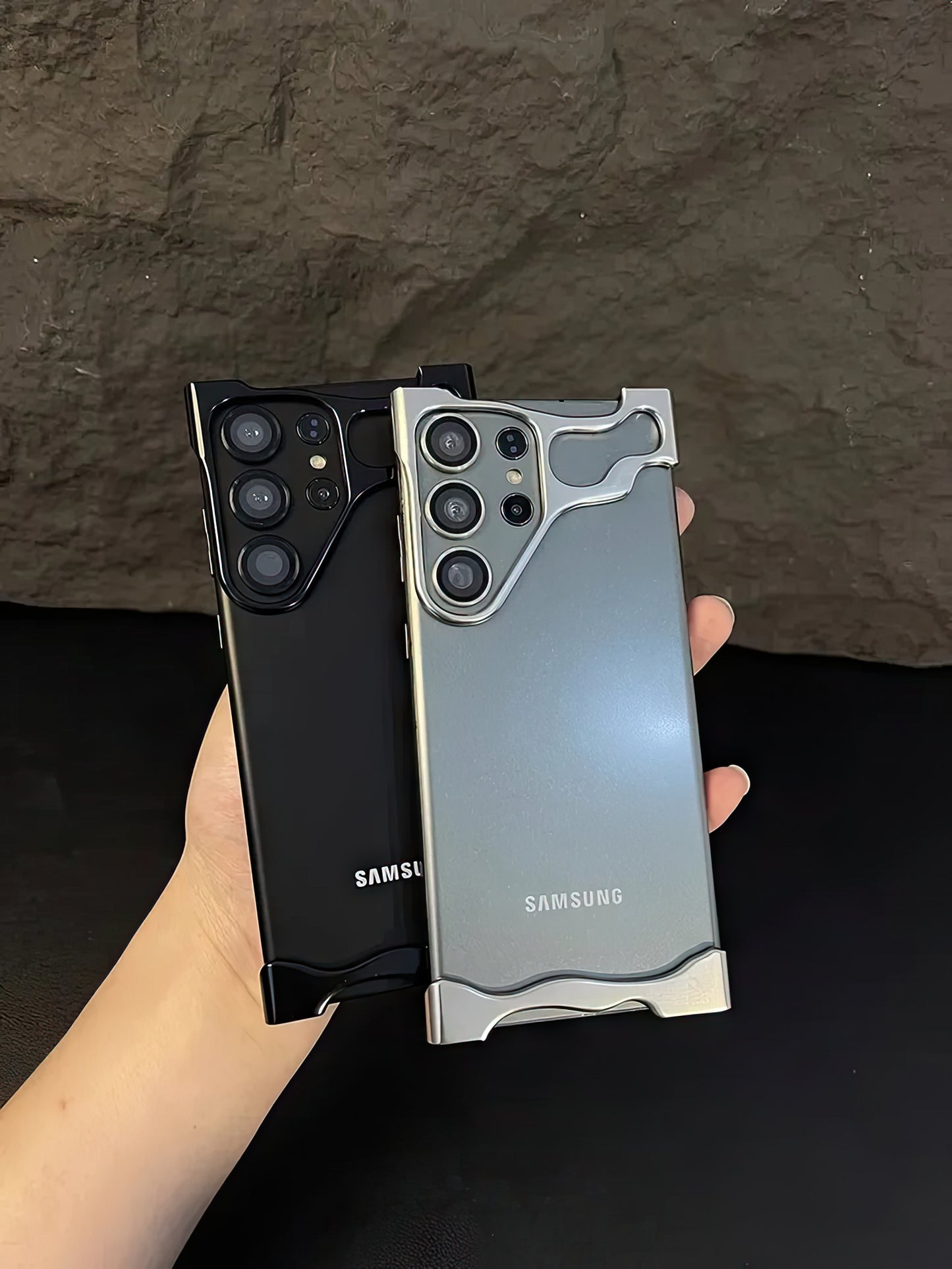 Protège Galaxy S24 Ultra luxe et unique fait en aluminum avec protection des caméras incluse / حماية Galaxy S24 Ultra فاخرة فريدة من نوعها و مع حماية لزجاج الكاميرات