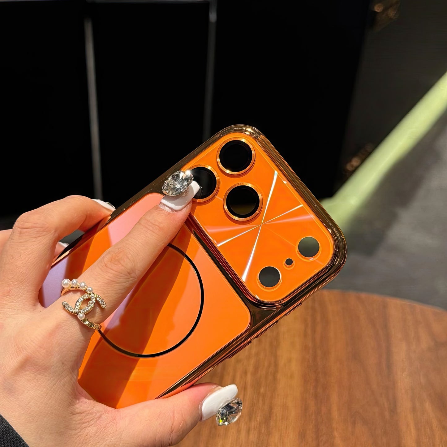 Pochette iPhone 17 pro max magsafe avec logo apple et protection de caméra intégrée / كيس لآيفون 17 برو ماكس شعار أبل مع تقنية ماڨسيف وحماية مدمجة للكاميرا