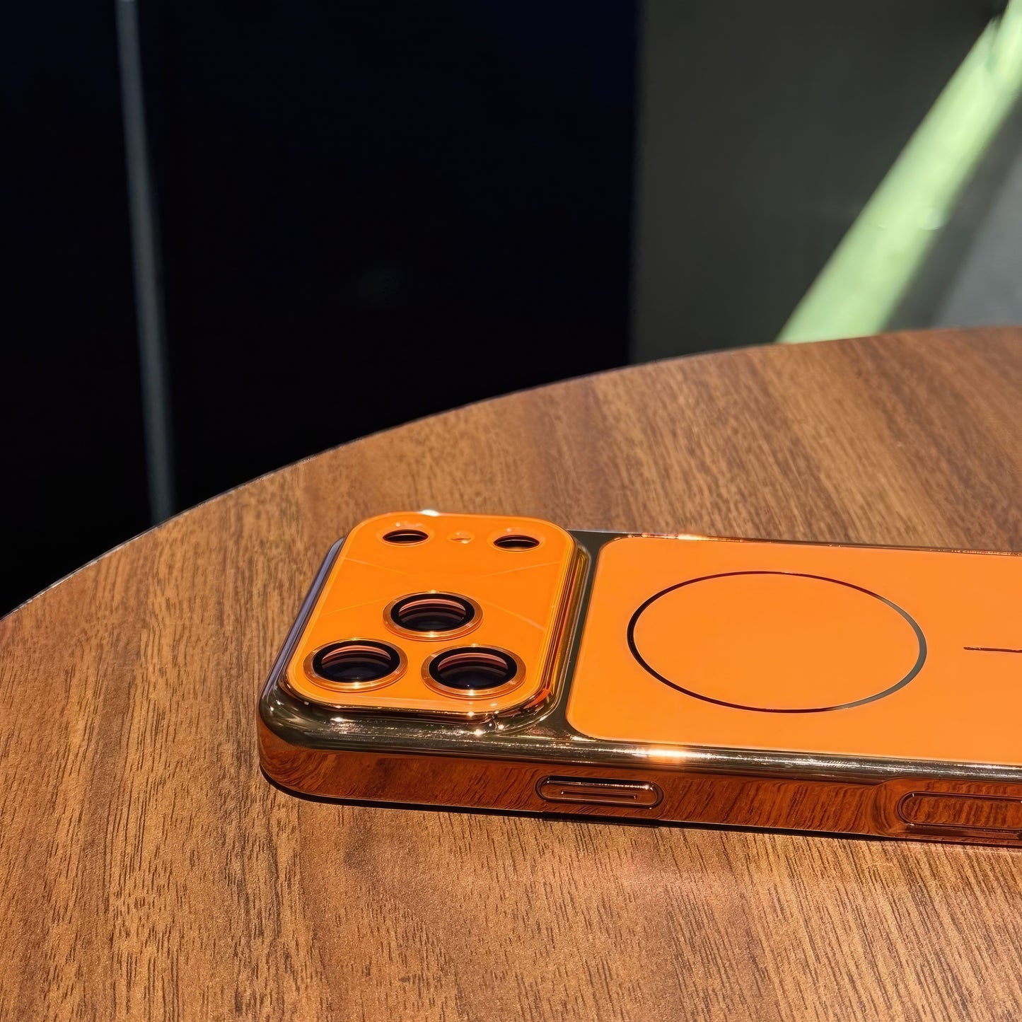 Pochette iPhone 17 pro max magsafe avec logo apple et protection de caméra intégrée / كيس لآيفون 17 برو ماكس شعار أبل مع تقنية ماڨسيف وحماية مدمجة للكاميرا