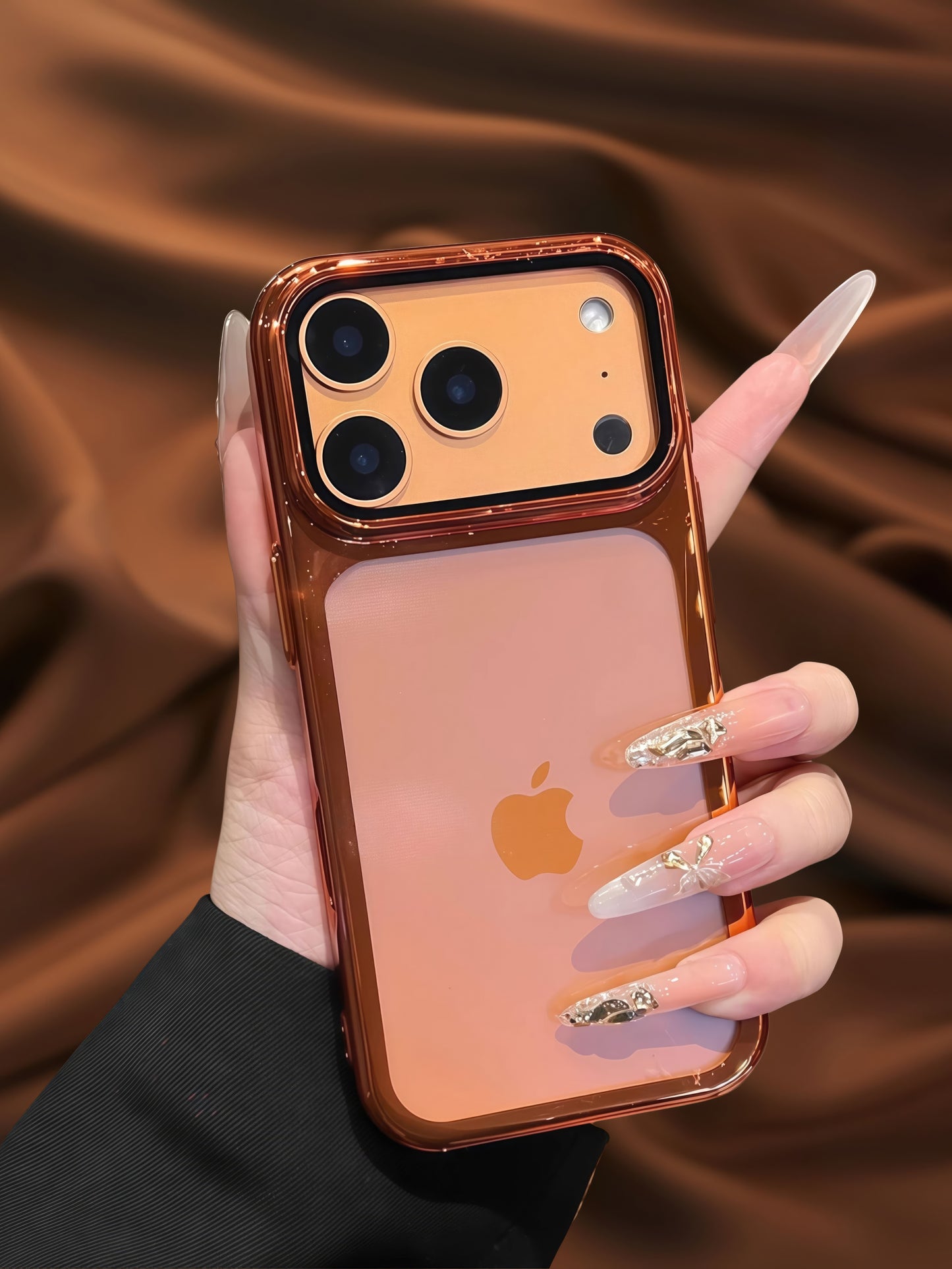 Protège iPhone 17 pro max avec protection de caméra ouvrable / حماية 17 برو ماكس  مزودة بحماية للكاميرا قابلة للفتح