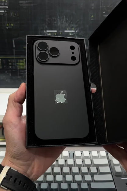 Pochette iPhone 17 pro max Minimaliste avec logo apple et protection de caméra intégrée / كيس لآيفون 17 برو ماكس مينيماليست مع شعار أبل و حماية مدمجة للكاميرا