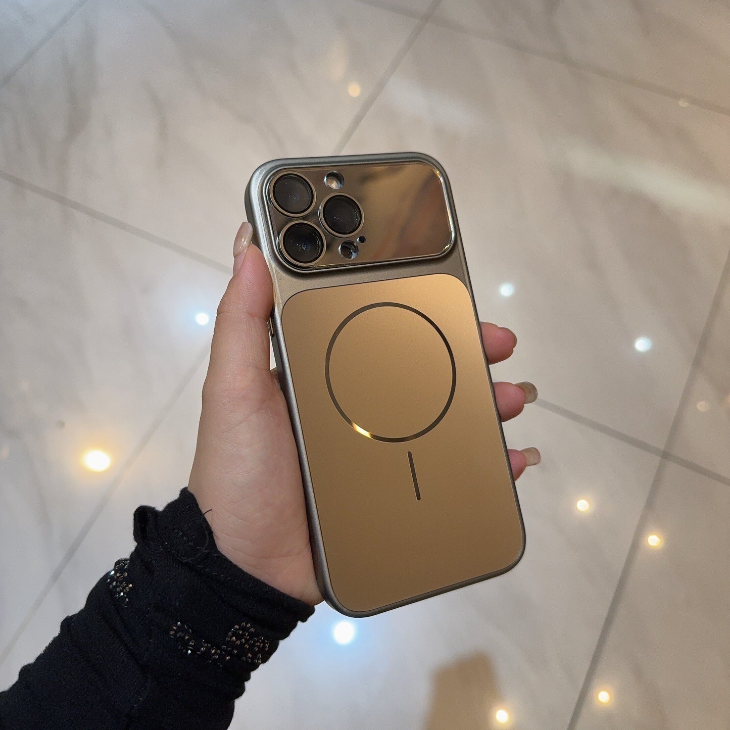 Pochette AG GLASS iPhone 17 pro max Magsafe avec protection de caméra intégrée / كيسAG GLASS لآيفون 17 برو ماكس مع تقنية ماڨسيف وحماية مدمجة للكاميرا
